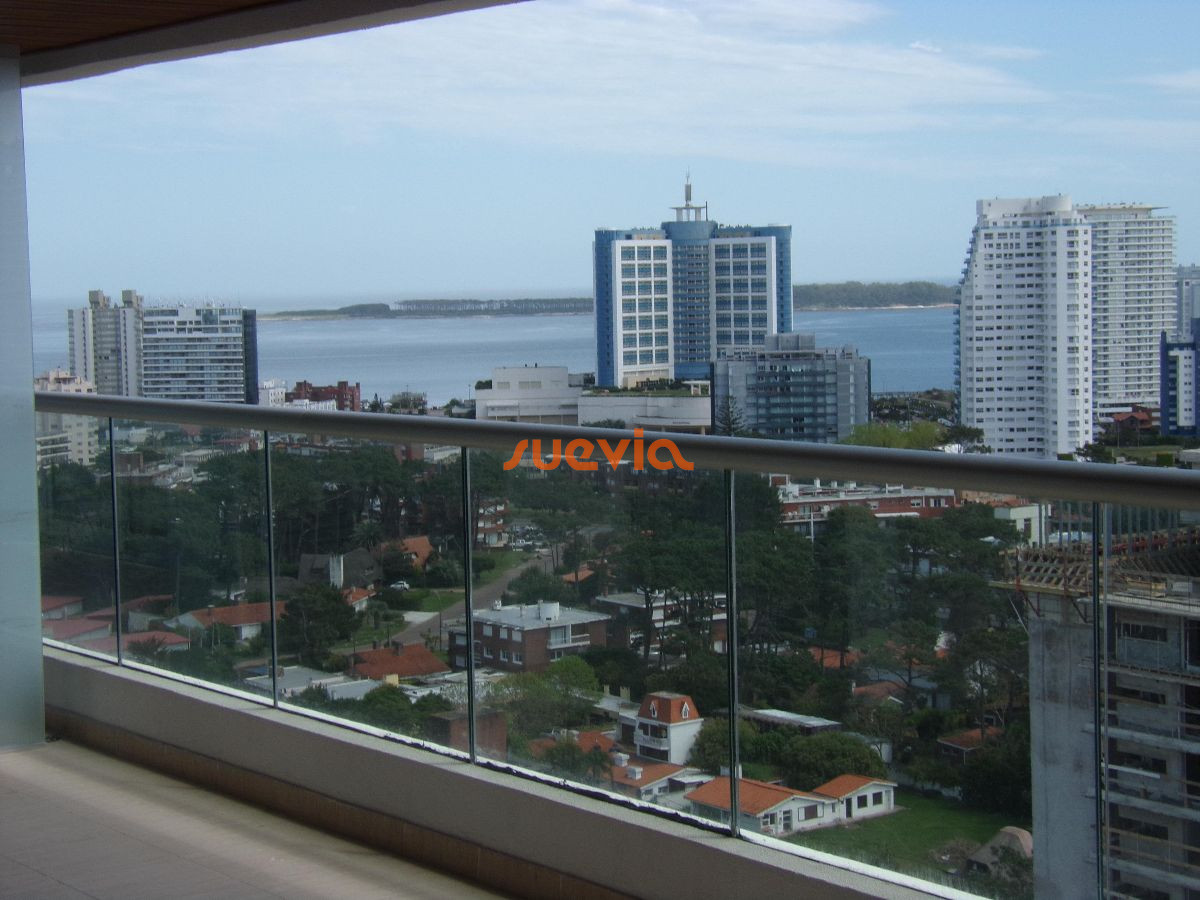 Lindísimo apartamento - Playa Brava, único.