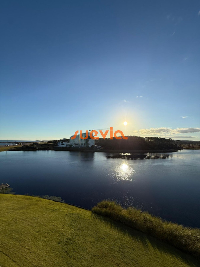 Apartamento ID.3830 - PentHouse pasante en playa Mansa