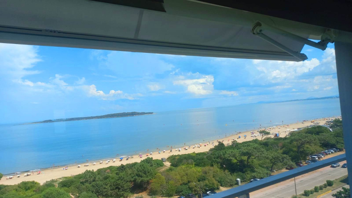 Apartamento en primera línea en Mansa