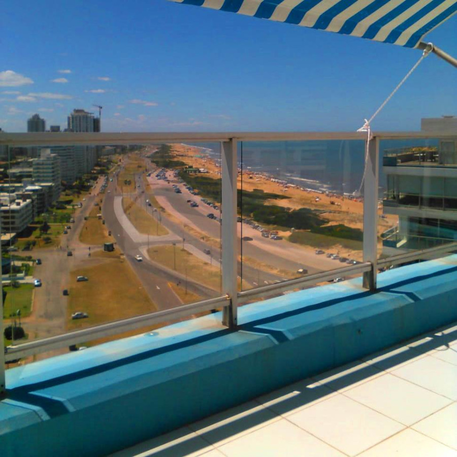 Pent House 2 dormitorios frente al mar Playa Brava