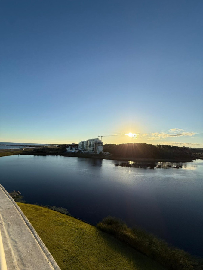 PentHouse pasante en playa Mansa