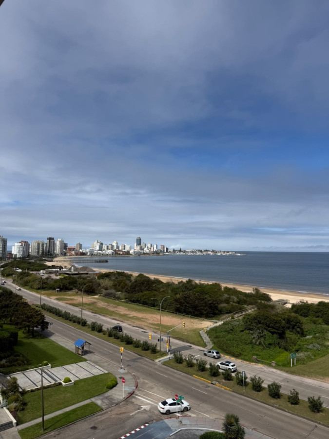 EXCELENTE APARTAMENTO FRENTE AL MAR- MANSA