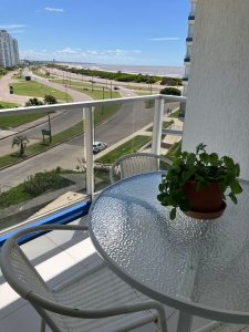 Hermoso apartamento con vista a Playa Brava