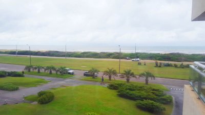 Torre Lobos Playa Brava Punta del Este 4 dorm 5 baños. 2 cocheras