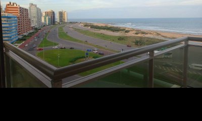 Hermoso apartamento con vista a Playa Brava