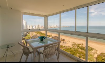 ¡Penthouse en Punta del Este ubicado en el mejor punto de Playa Mansa!