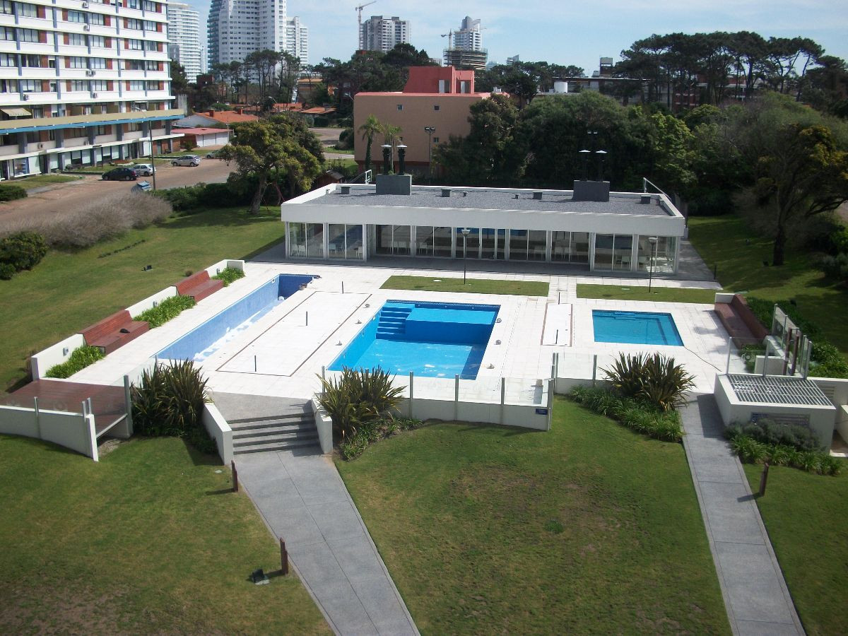 Apartamento, Playa Brava 3 dormitorios y 3 baños 