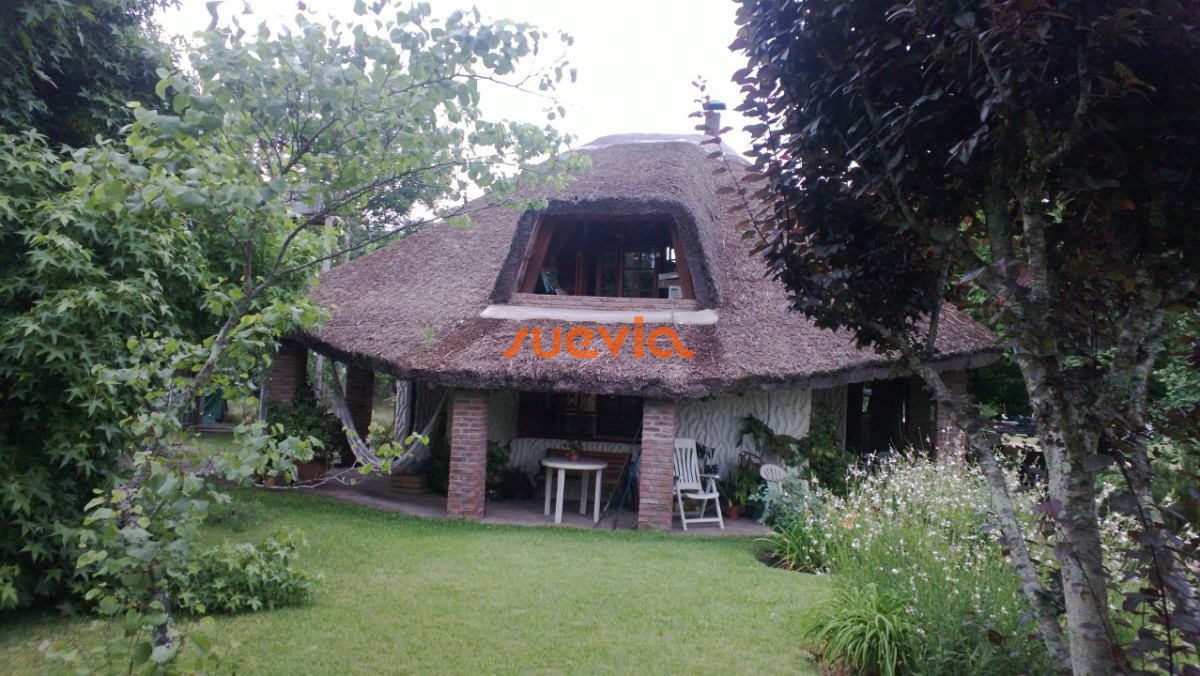 Casa en Los Arrayanes a 2 cuadras del Río Negro