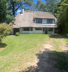 Casa en el corazón del Barrio Pinares