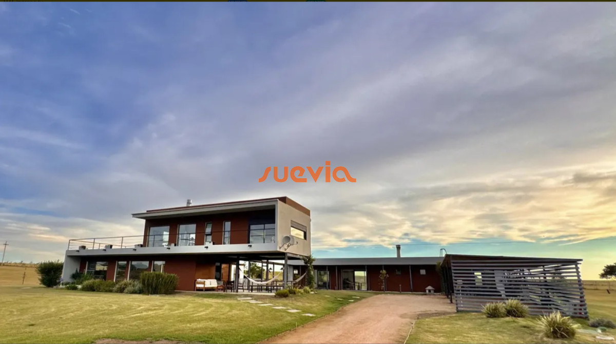 Chacra ID.4494 - EXCLUSIVA CASA EN BARRIO PRIVADO