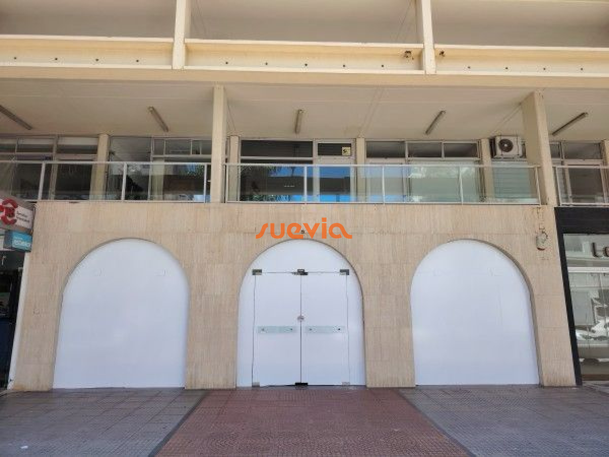 Local Comercial ID.4046 - Ubicación estratégica sobre Av. Gorlero a mts de la Plaza. Punta del Este
