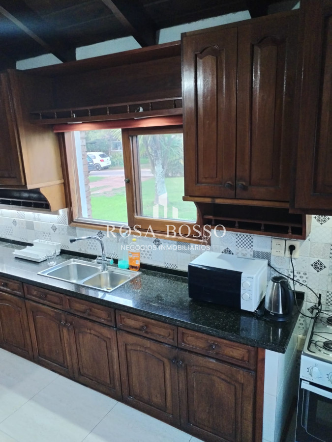 Apartamento ID.9121 - Alquiler casa Barrio Privado Pinares 4 dormitorios