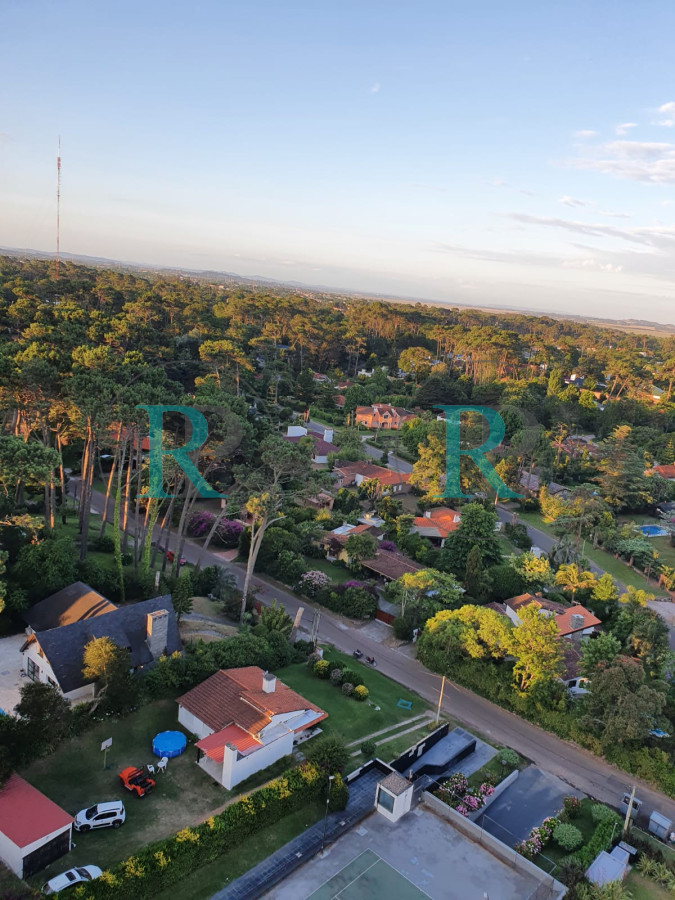 Apartamento ID.2273 - Hermoso apartamento con garaje y bajos gastos comunes