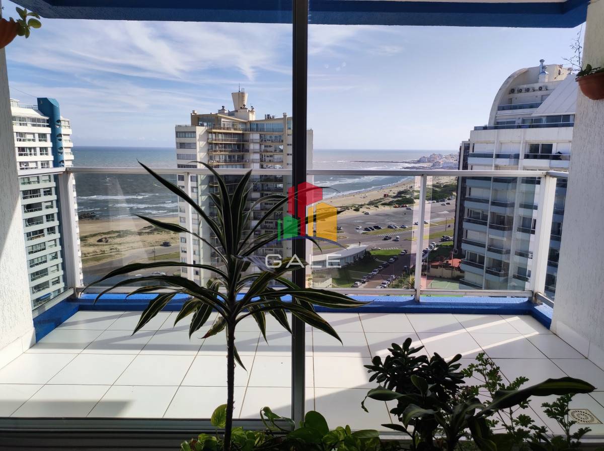 Venta de apartamento de 2 dormitorios en la Brava Punta del Este