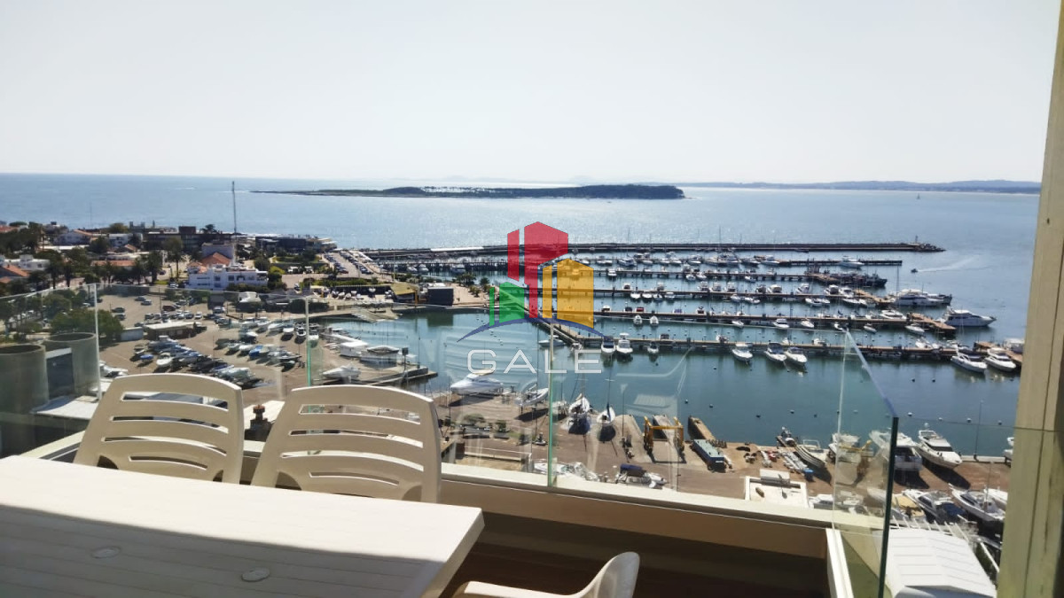 Una vista del Puerto de Punta del Este y la Peninsula Unica