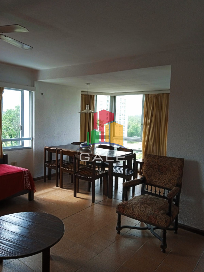 Hermoso Y Amplio Apartamento en Punta Del Este - GAL1697A