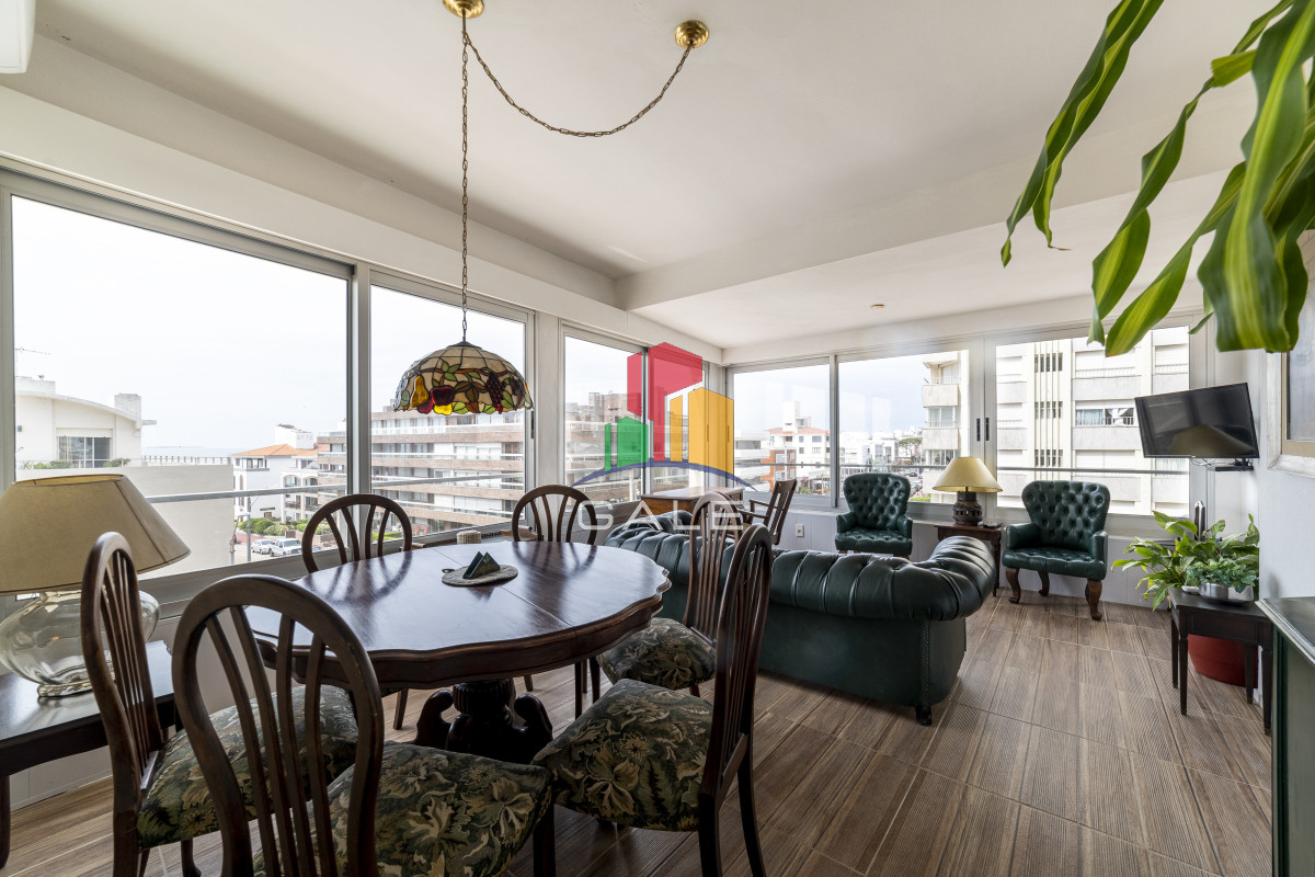 Hermoso Y Amplio Apartamento en Punta Del Este - GAL2862A