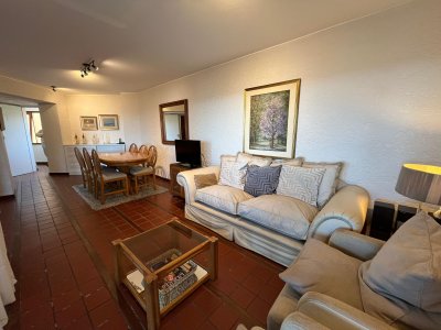 Frente al mar con vista, amplio apartamento
