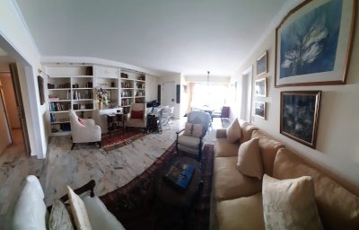 Impresionante Apartamento En Edificio Tradicional De Península Con Vista