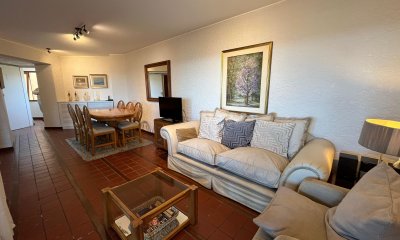 Frente al mar con vista, amplio apartamento
