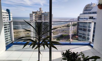 Venta de apartamento de 2 dormitorios en la Brava Punta del Este