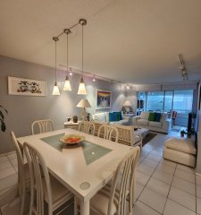 Vende apartamento de 2 dormitorios en Punta del Este.
