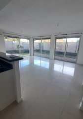 Apartamento con patio en Centro de Maldonado