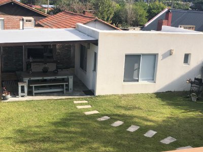 casa en balneario buenos aires - manantiales - gal1088c