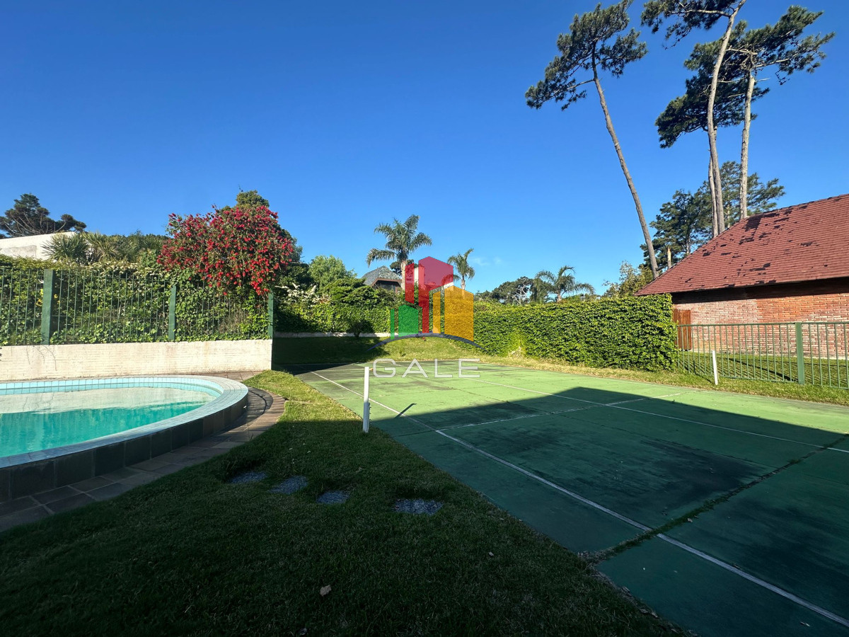 Casa ID.3081 - Hermosa casa a pasos de Playa Mansa ? Parada 9, Punta del Este