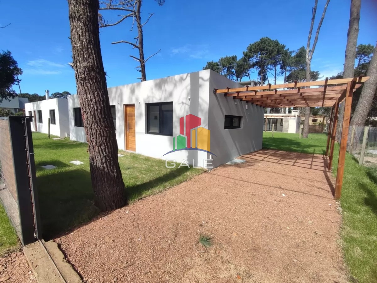 Hermosa casa a estrenar en Punta del Este - GAL1708C