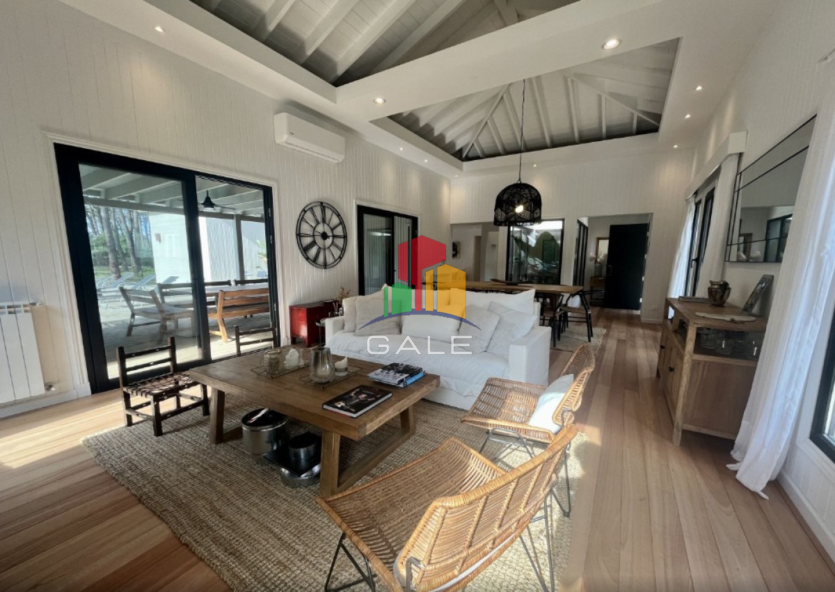 Casa ID.2398 -  Venta de Casa 3 DORMITORIOS en LAGUNA BLANCA, MANANTIALES