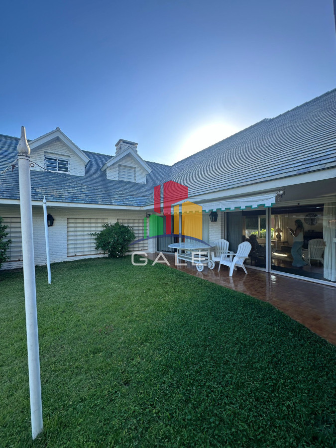 Casa ID.3081 - Hermosa casa a pasos de Playa Mansa ? Parada 9, Punta del Este