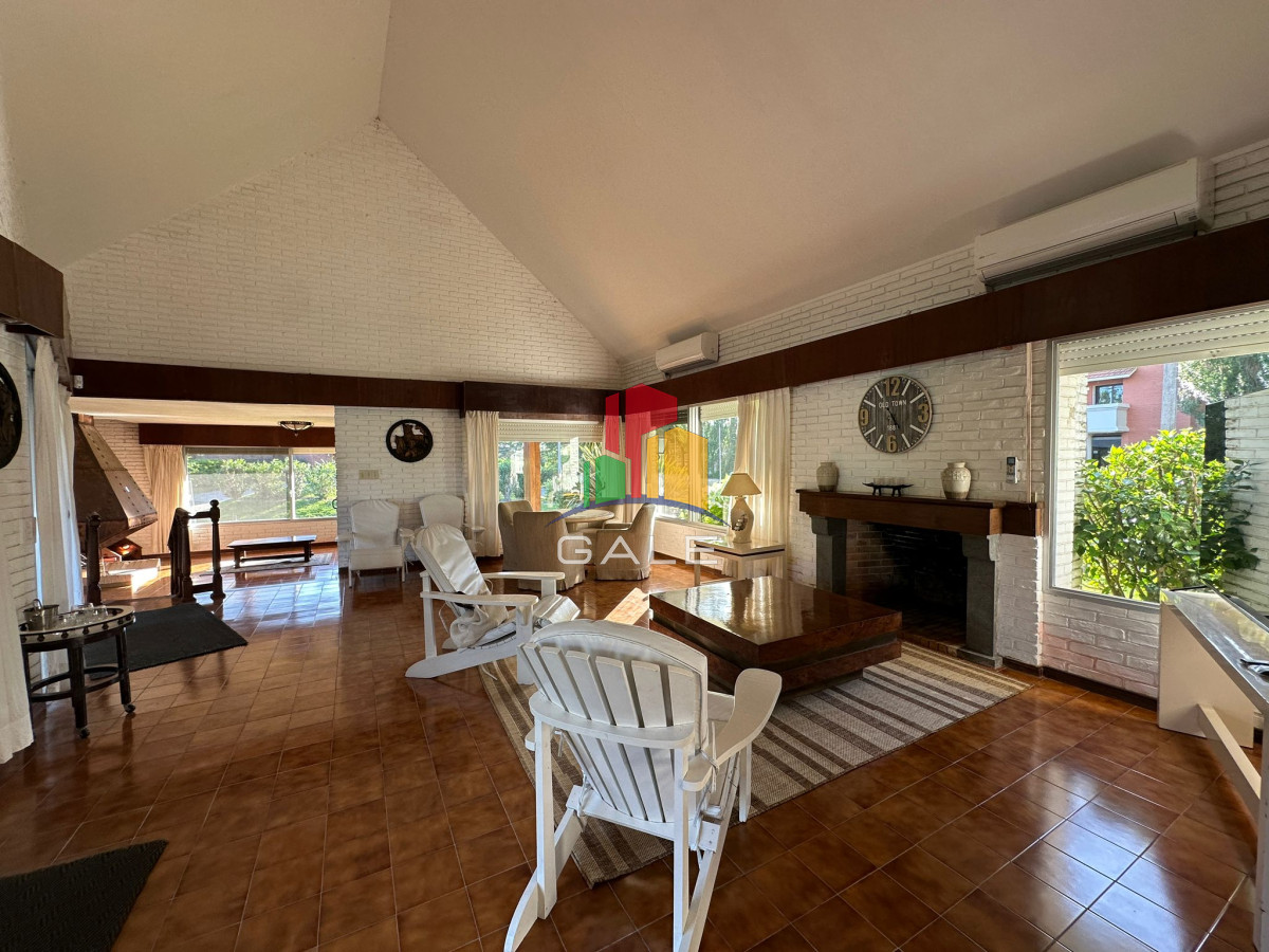 Casa ID.3081 - Hermosa casa a pasos de Playa Mansa ? Parada 9, Punta del Este