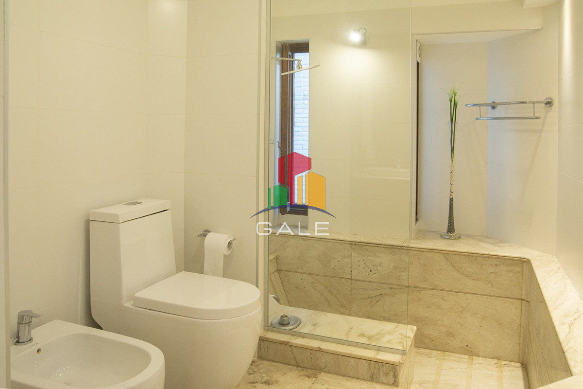 Casa ID.3289 - Casa a la venta en playa mansa Punta Del Este, gran tamaño ubicada en zona privilegiada.