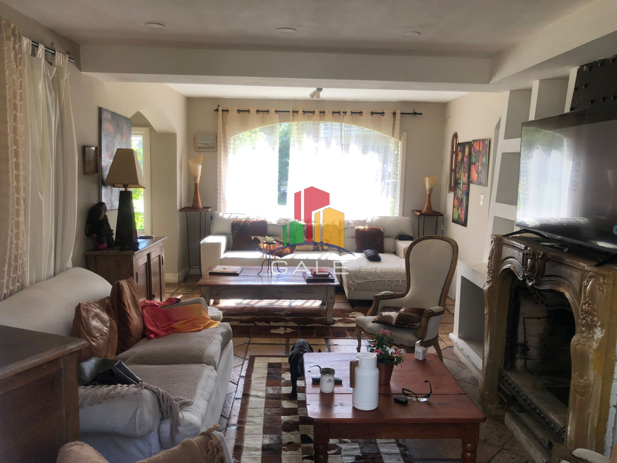 Casa ID.2842 - Hermosa casa en venta, Pinares