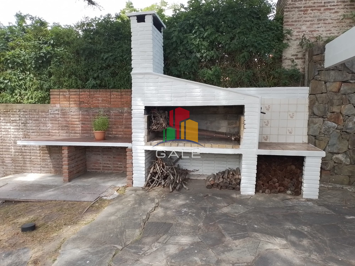 Casa ID.2286 - Hermosa casa en Mansa a dos cuadras del Mar en alquiler anual