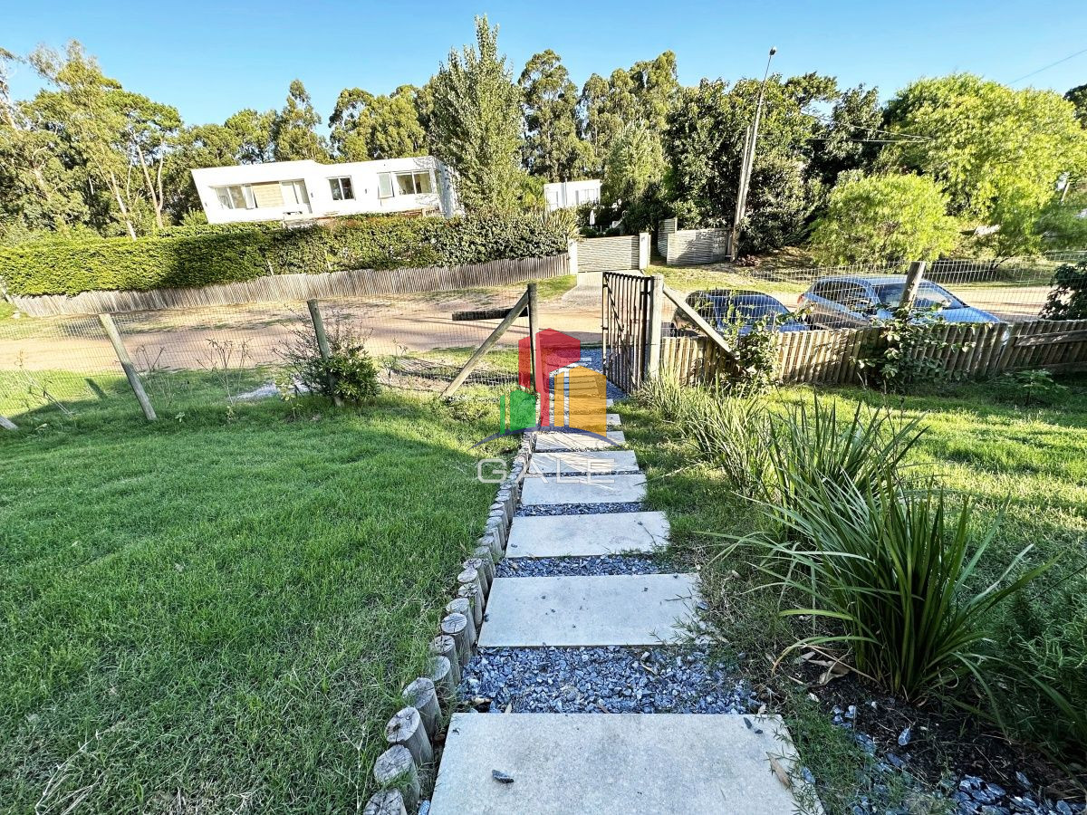 Casa ID.2410 - Casa en alquiler - Burnett