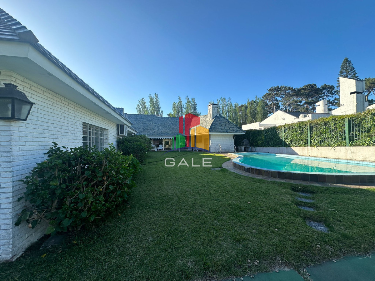 Casa ID.3081 - Hermosa casa a pasos de Playa Mansa ? Parada 9, Punta del Este