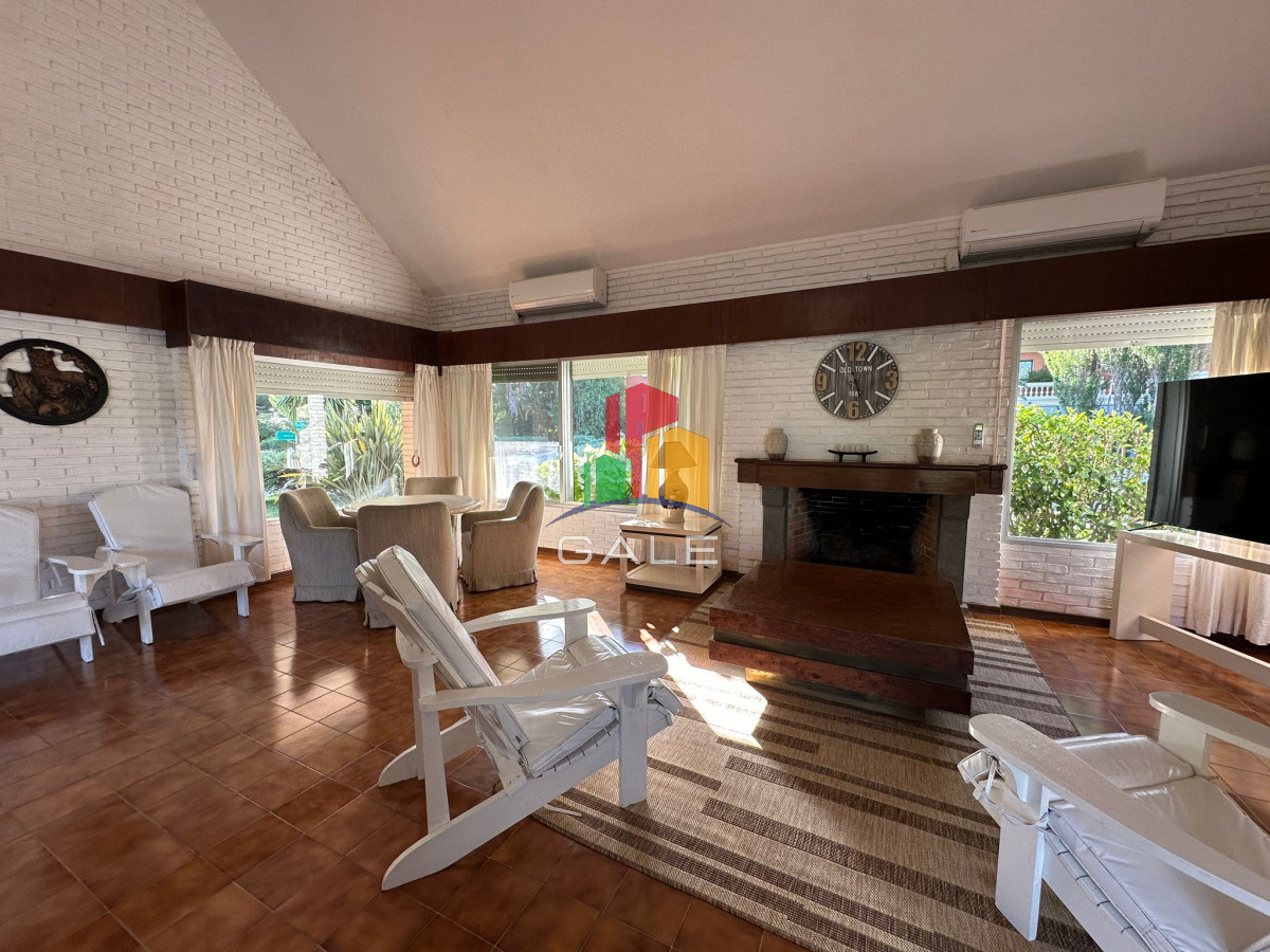 Casa ID.3081 - Hermosa casa a pasos de Playa Mansa ? Parada 9, Punta del Este