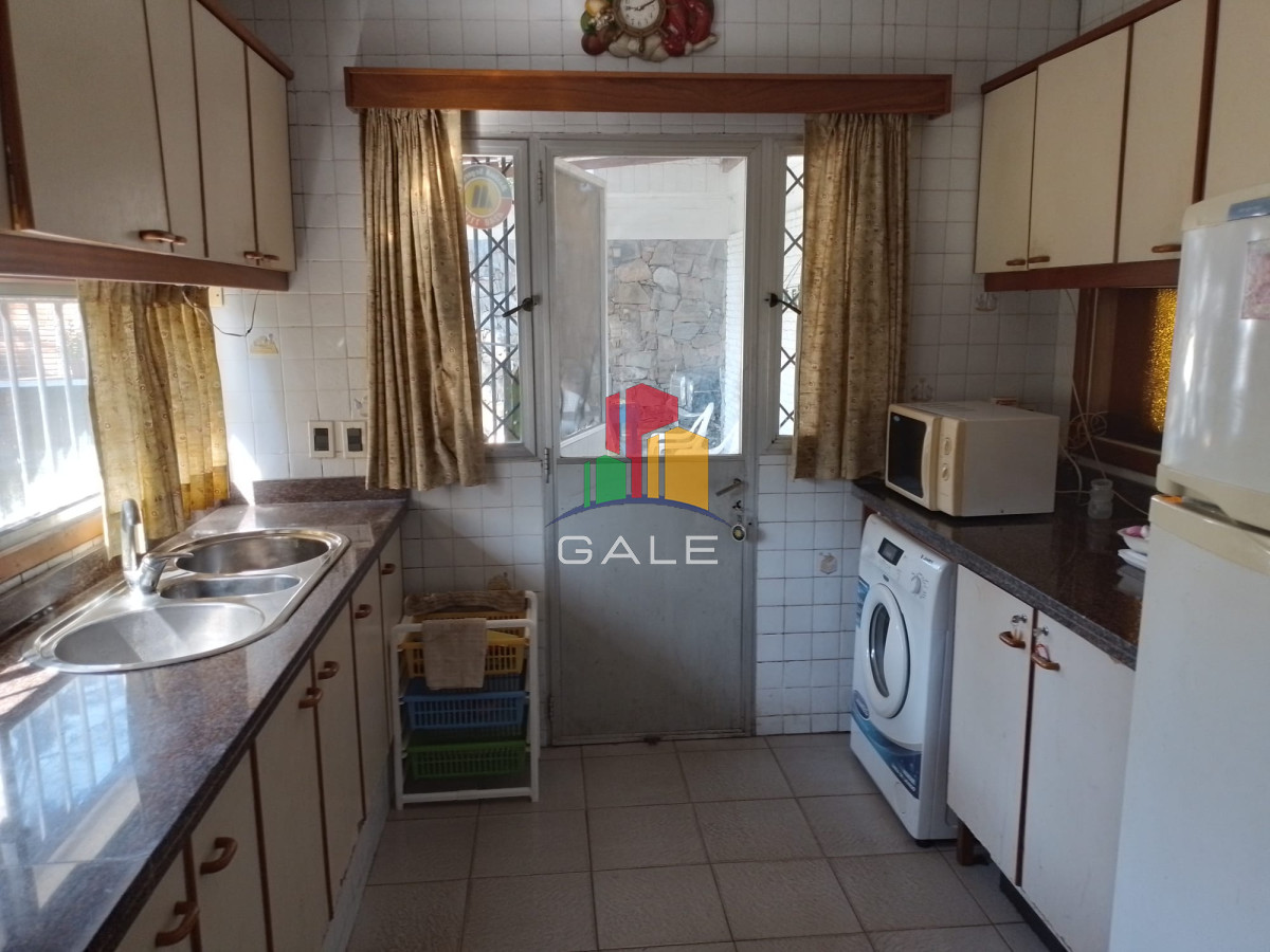 Casa ID.2286 - Hermosa casa en Mansa a dos cuadras del Mar en alquiler anual