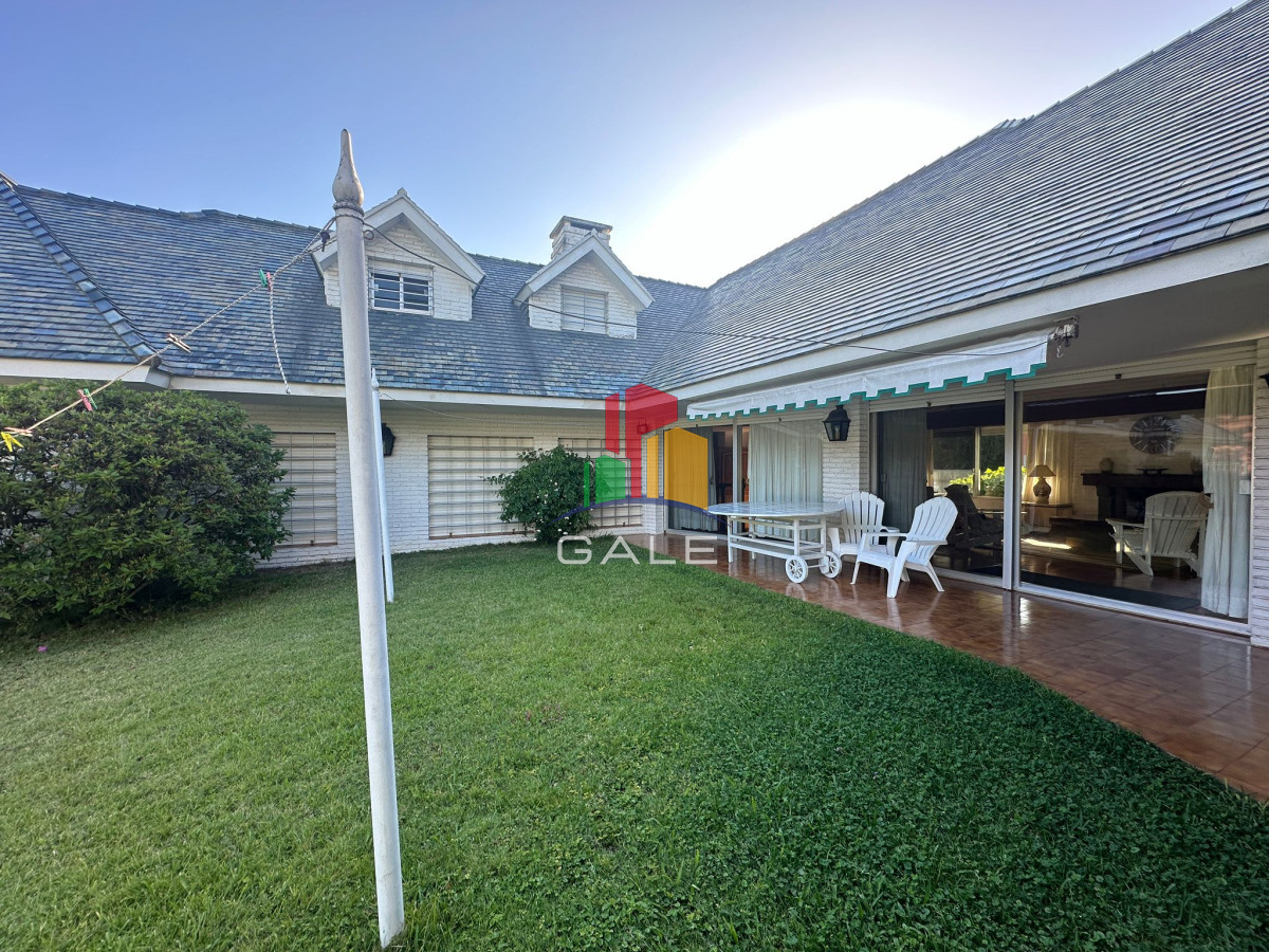 Casa ID.3081 - Hermosa casa a pasos de Playa Mansa ? Parada 9, Punta del Este