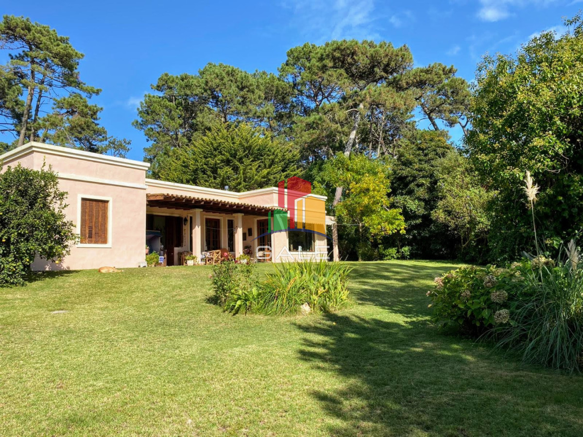 Casa ID.4337 - Alquiler anual - Casa Jardines de Cordoba