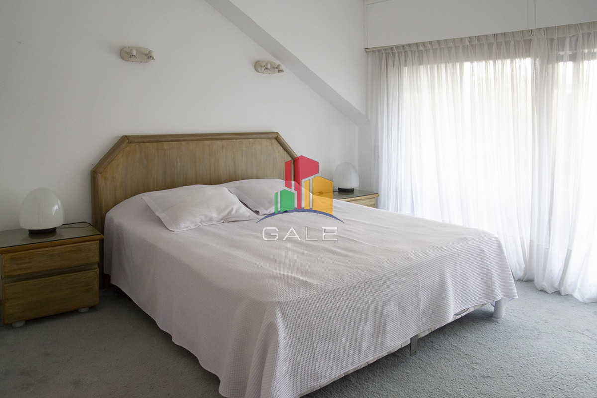 Casa ID.3289 - Casa a la venta en playa mansa Punta Del Este, gran tamaño ubicada en zona privilegiada.