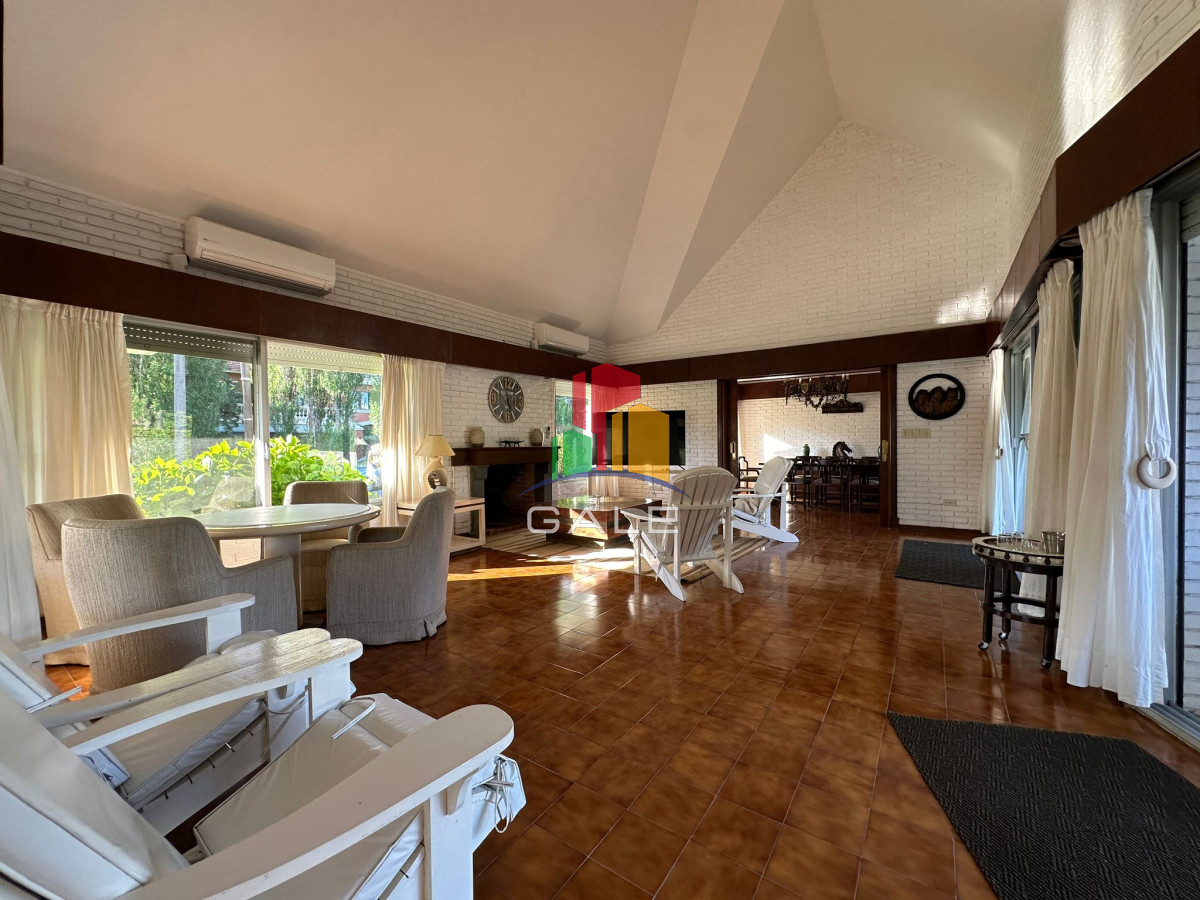 Casa ID.3081 - Hermosa casa a pasos de Playa Mansa ? Parada 9, Punta del Este