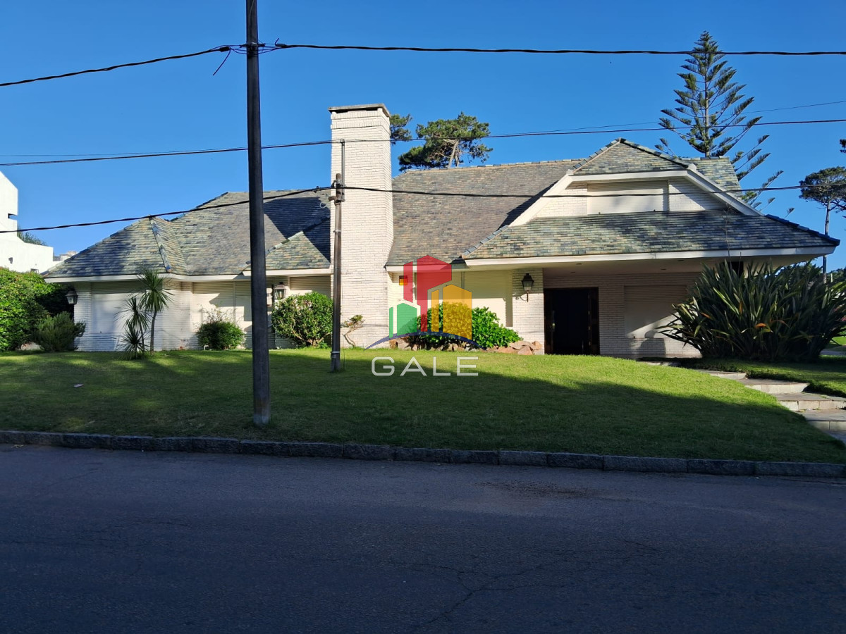 Casa ID.3081 - Hermosa casa a pasos de Playa Mansa ? Parada 9, Punta del Este