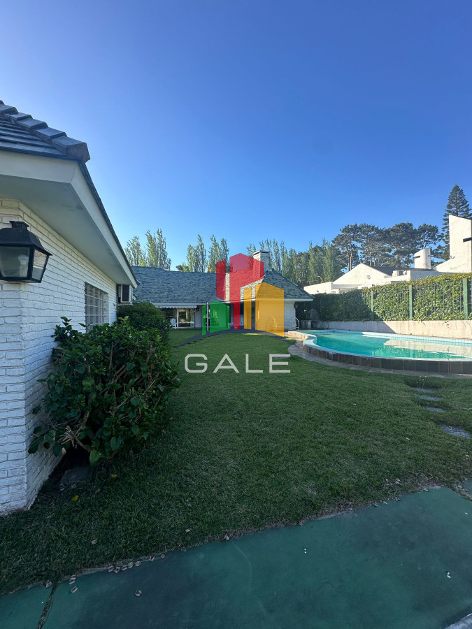 Casa ID.3081 - Hermosa casa a pasos de Playa Mansa ? Parada 9, Punta del Este