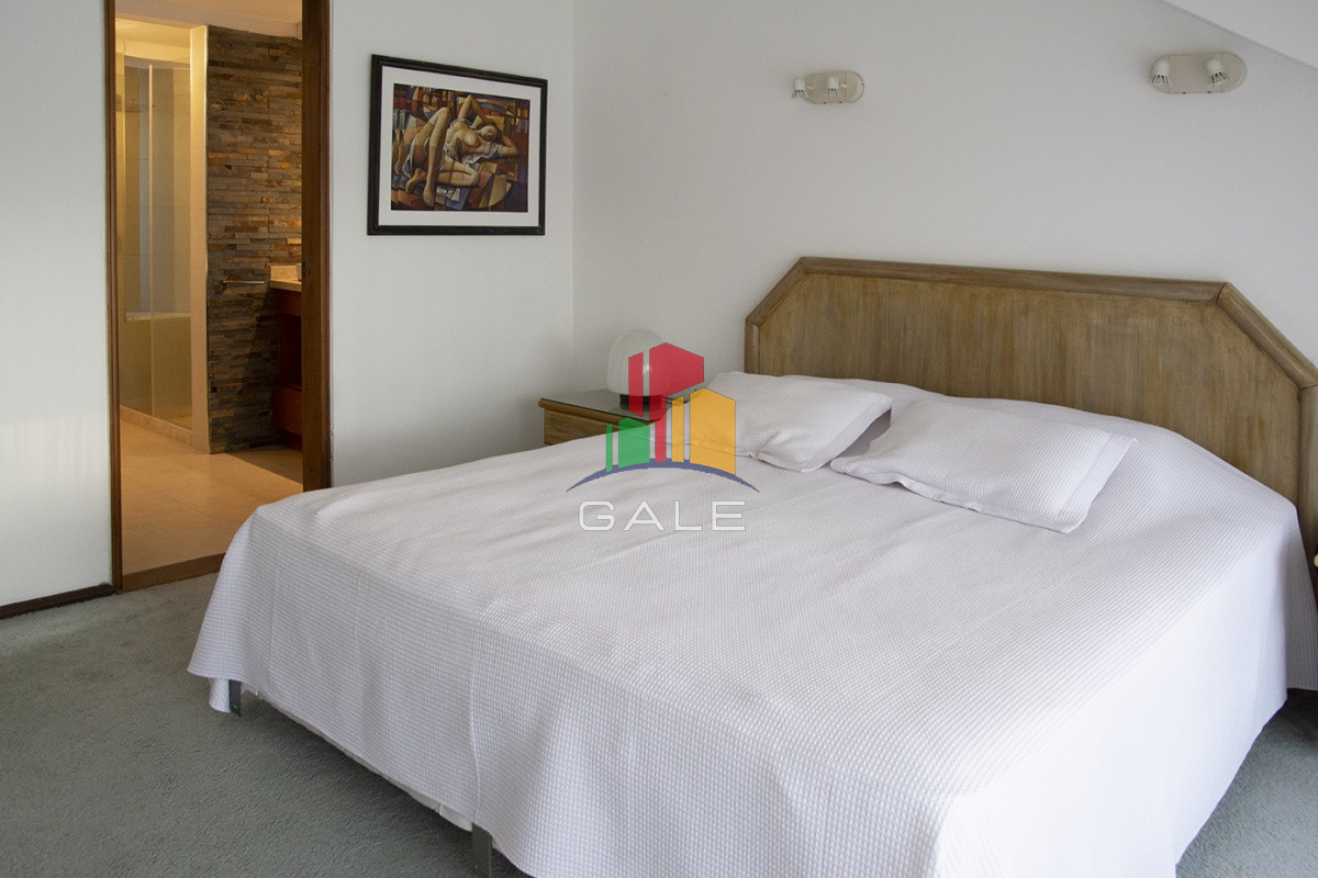 Casa ID.3289 - Casa a la venta en playa mansa Punta Del Este, gran tamaño ubicada en zona privilegiada.