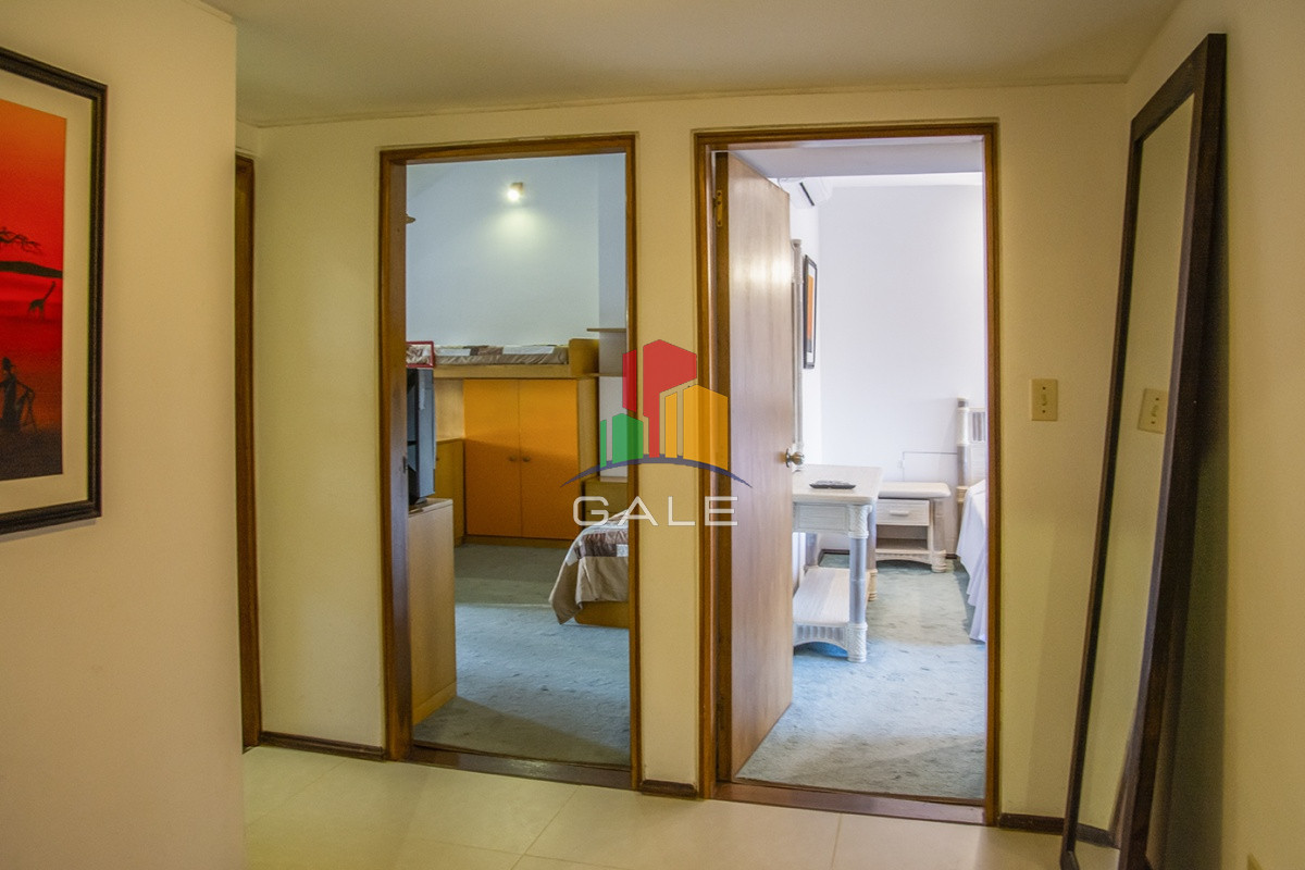 Casa ID.3289 - Casa a la venta en playa mansa Punta Del Este, gran tamaño ubicada en zona privilegiada.