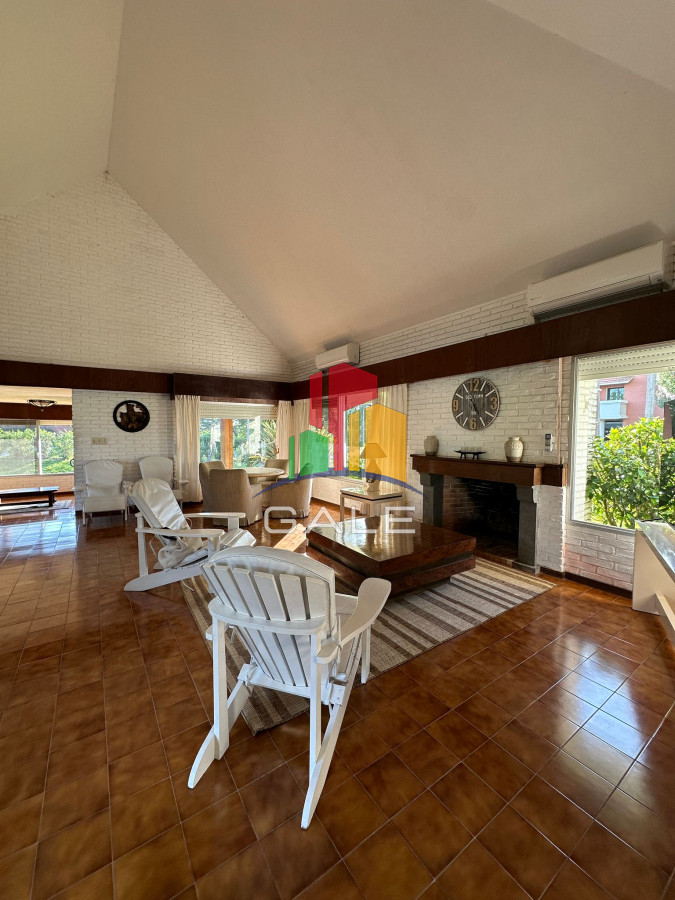 Casa ID.3081 - Hermosa casa a pasos de Playa Mansa ? Parada 9, Punta del Este