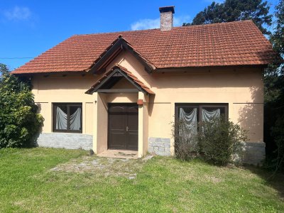 Casa en venta,a barrio Marly